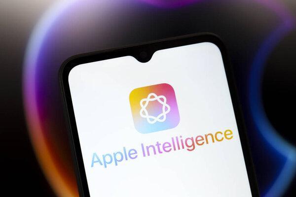 ， Apple Intelligence 徽标出现在 Reno 的智能手机屏幕上，， 美国 ， 2024 年 11 月 27 日