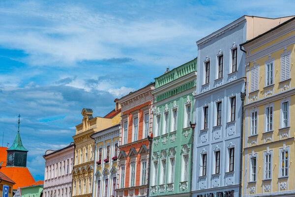 捷克镇五彩缤纷的街道Jindrichuv Hradec.IMage