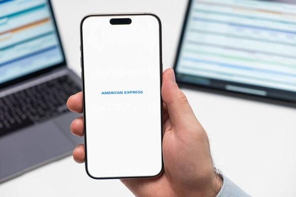 白羊座：2024年1月21日：美国运通公司(American Express)标志出现在智能手机屏幕上。. 