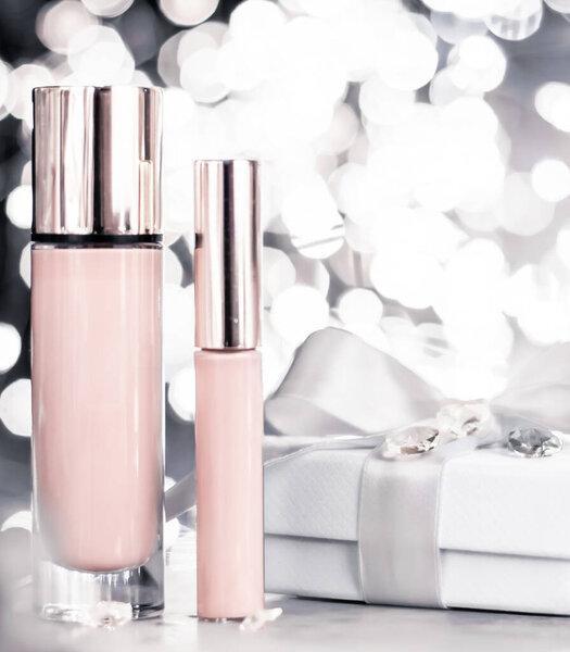 Holiday make-up foundation base, concealer and white gift box, l